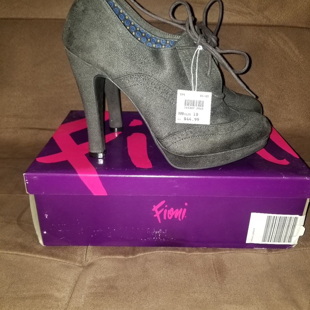 Gray Shoes - 10